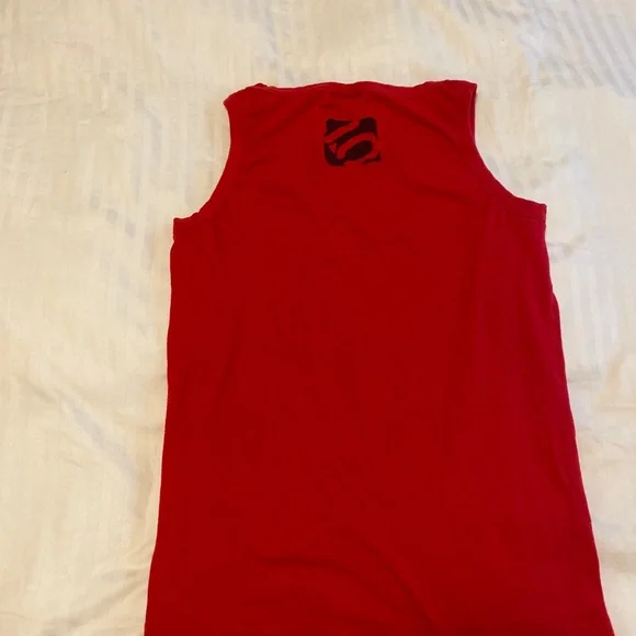 Size small - Picture 2 of 2